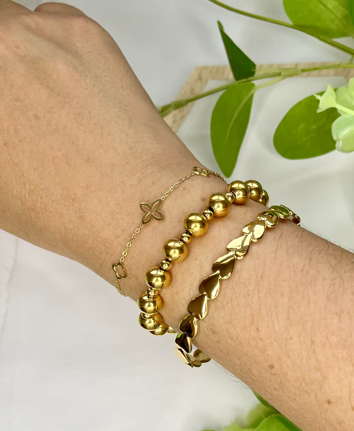 América Gold Bangle