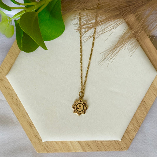 Sé feliz Necklace