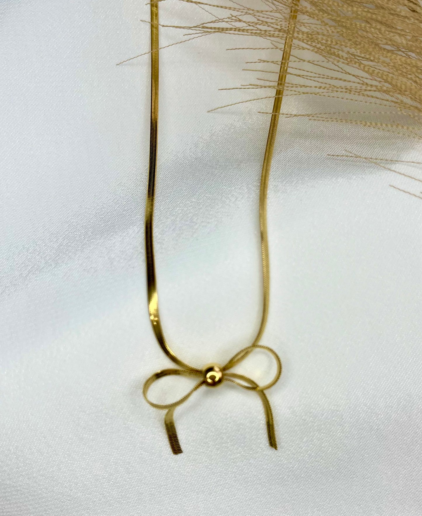 Ribbon Necklace